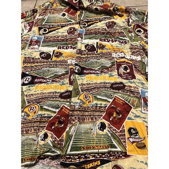 WASHINGTON REDSKINS Shirt Mens XXL Hawaiian Camp CHAMPIONSHIP LEGACY AOP RAYON - Picture 4 of 6
